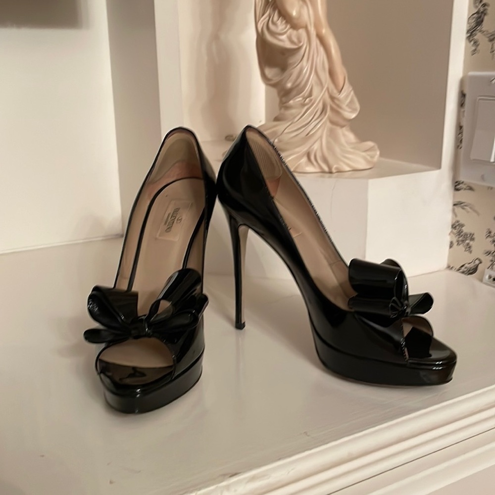 VINTAGE VALENTINO classic bow platform